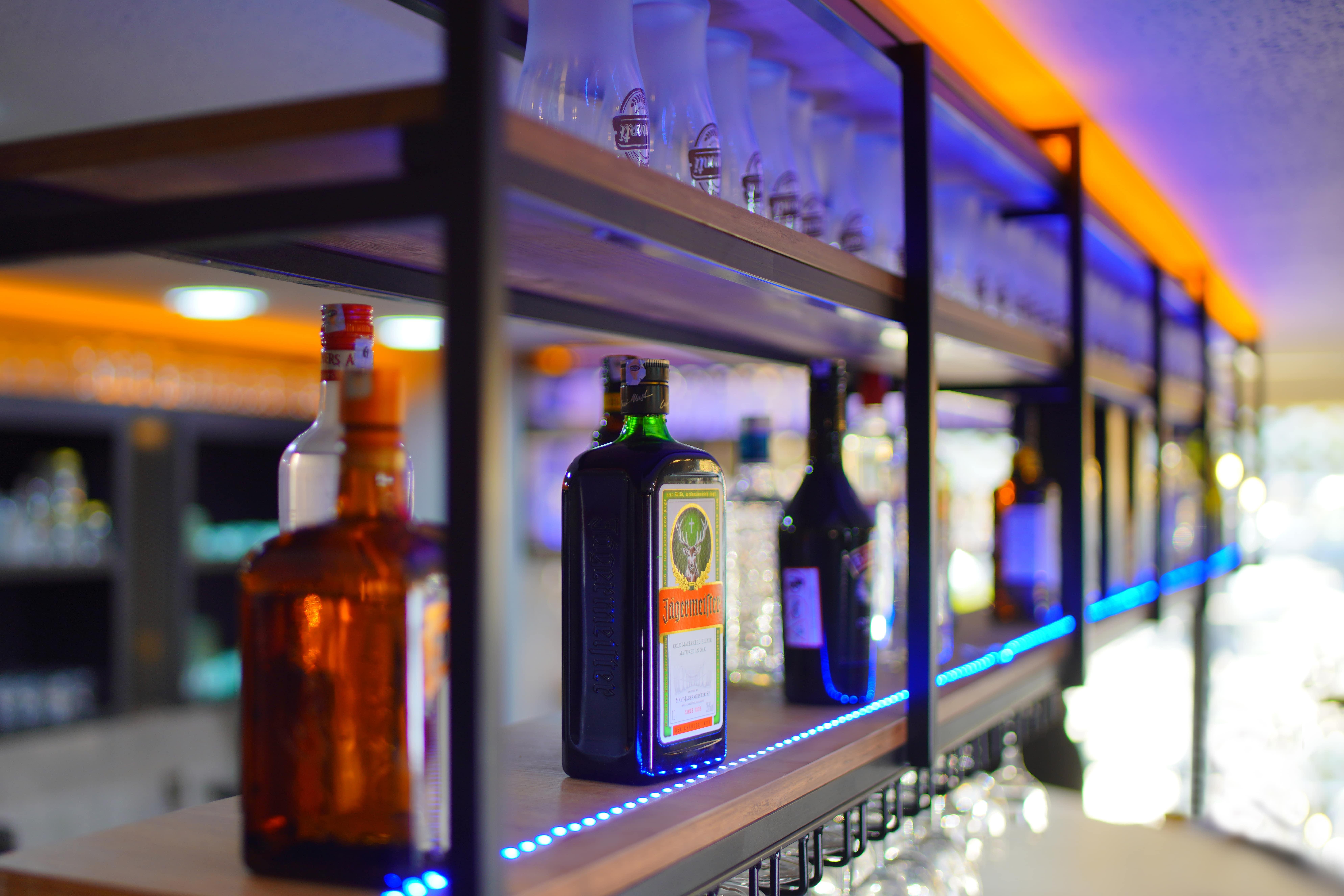 安卡拉新公园酒店 外观 照片 Jägermeister on a bar